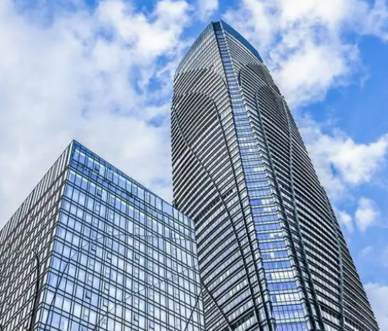 西藏旅游包车车型选择指南：不同线路的用车方案解析